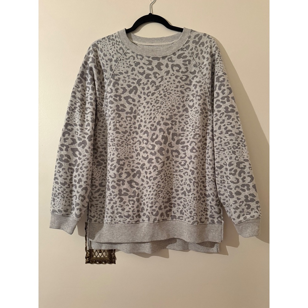 American Eagle Gray Leopard Print Oversized Sweatshirt Crewneck Side Slits Small